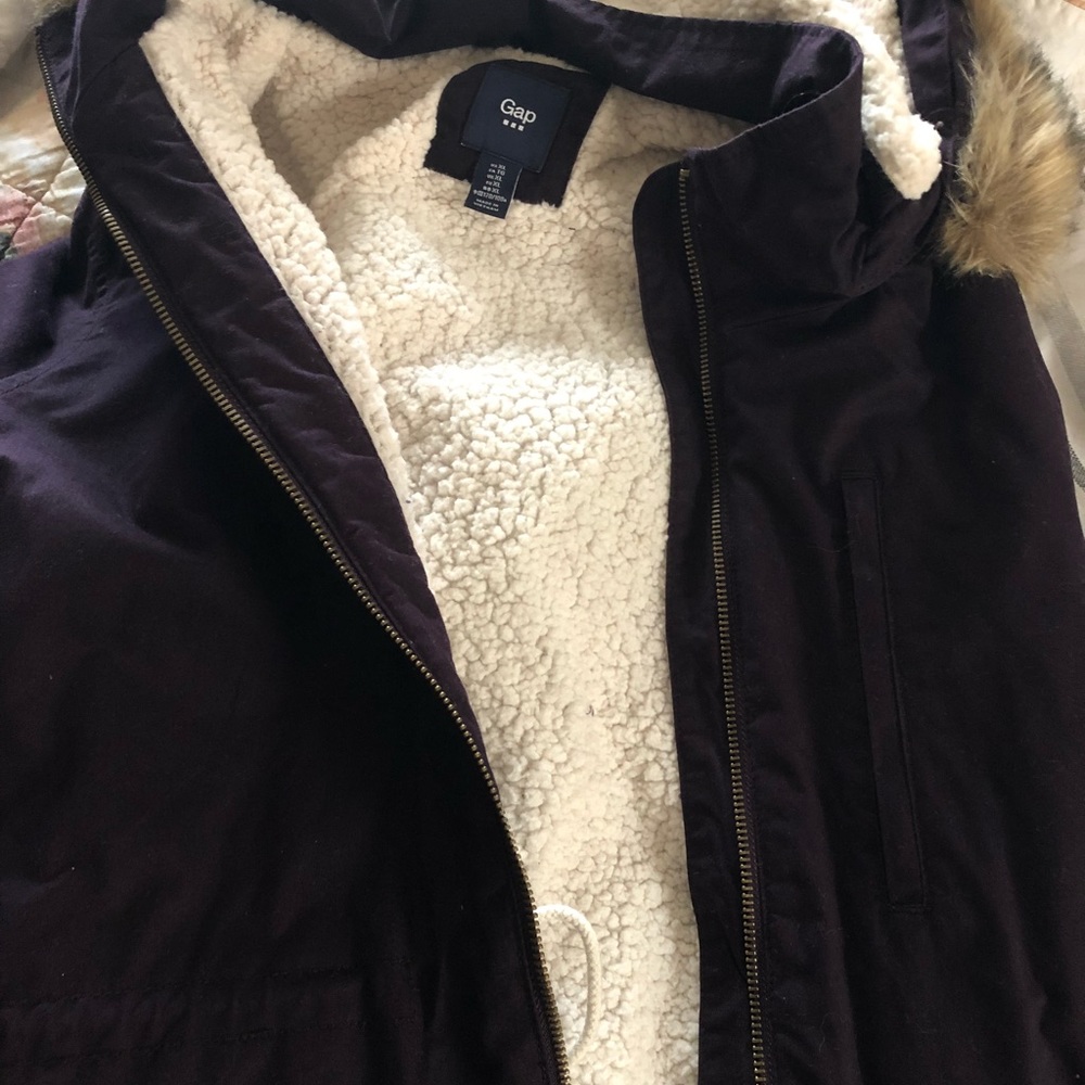 Gap Sherpa lined parka size XL. Worn Twice.